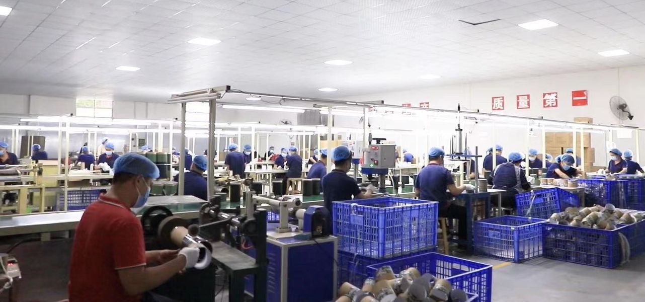 Dongguan Yongjian Paper Products Co., Ltd ligne de production du fabricant