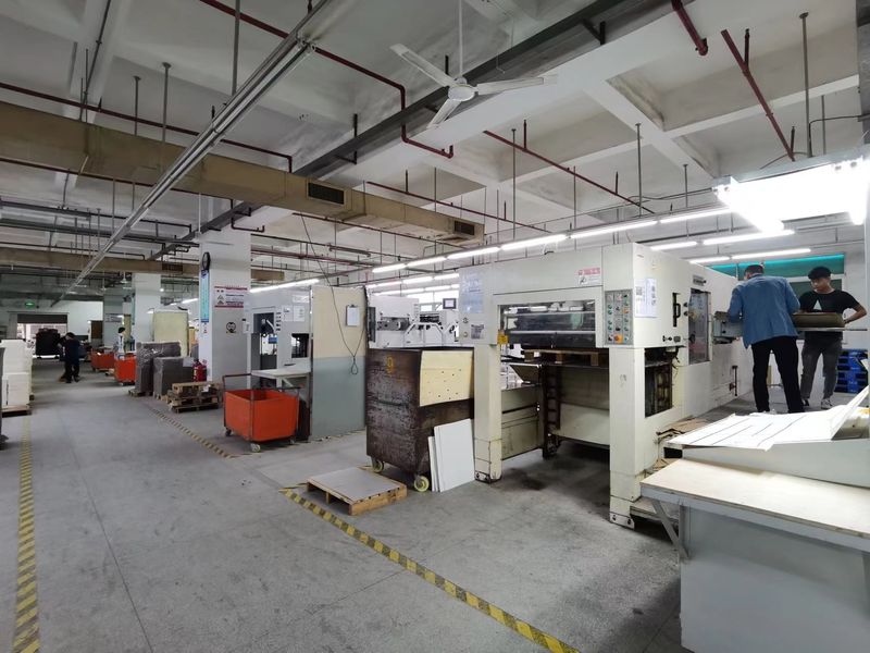 Dongguan Yongjian Paper Products Co., Ltd ligne de production du fabricant