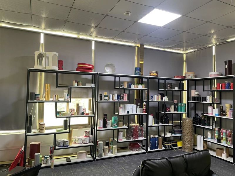 Dongguan Yongjian Paper Products Co., Ltd ligne de production du fabricant
